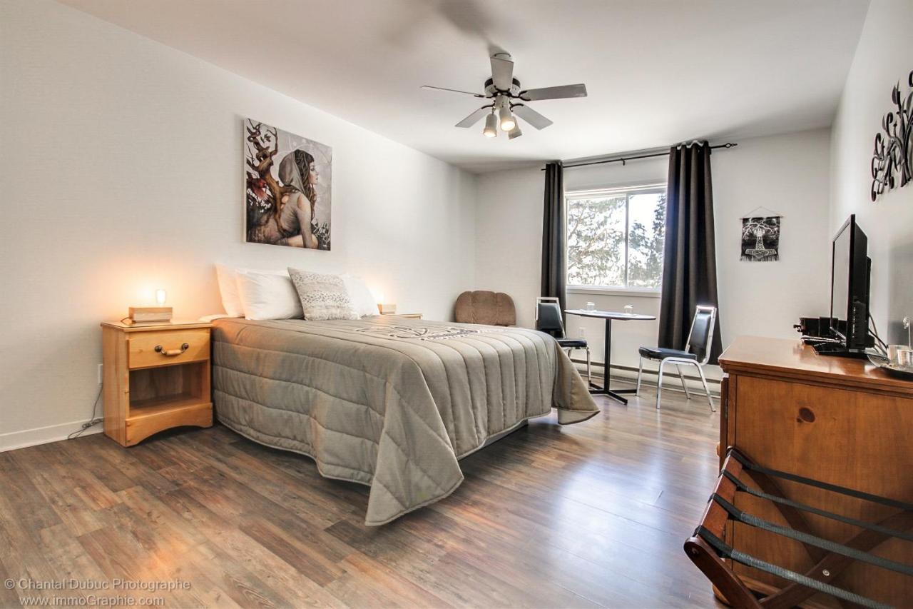 Auberge Motel Drakkar Шавиниган Экстерьер фото