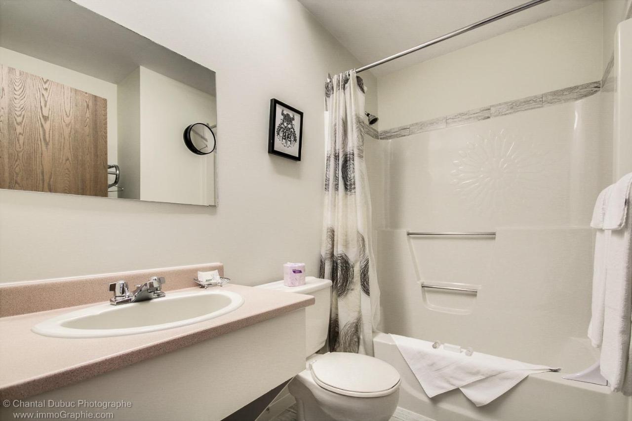 Auberge Motel Drakkar Шавиниган Экстерьер фото